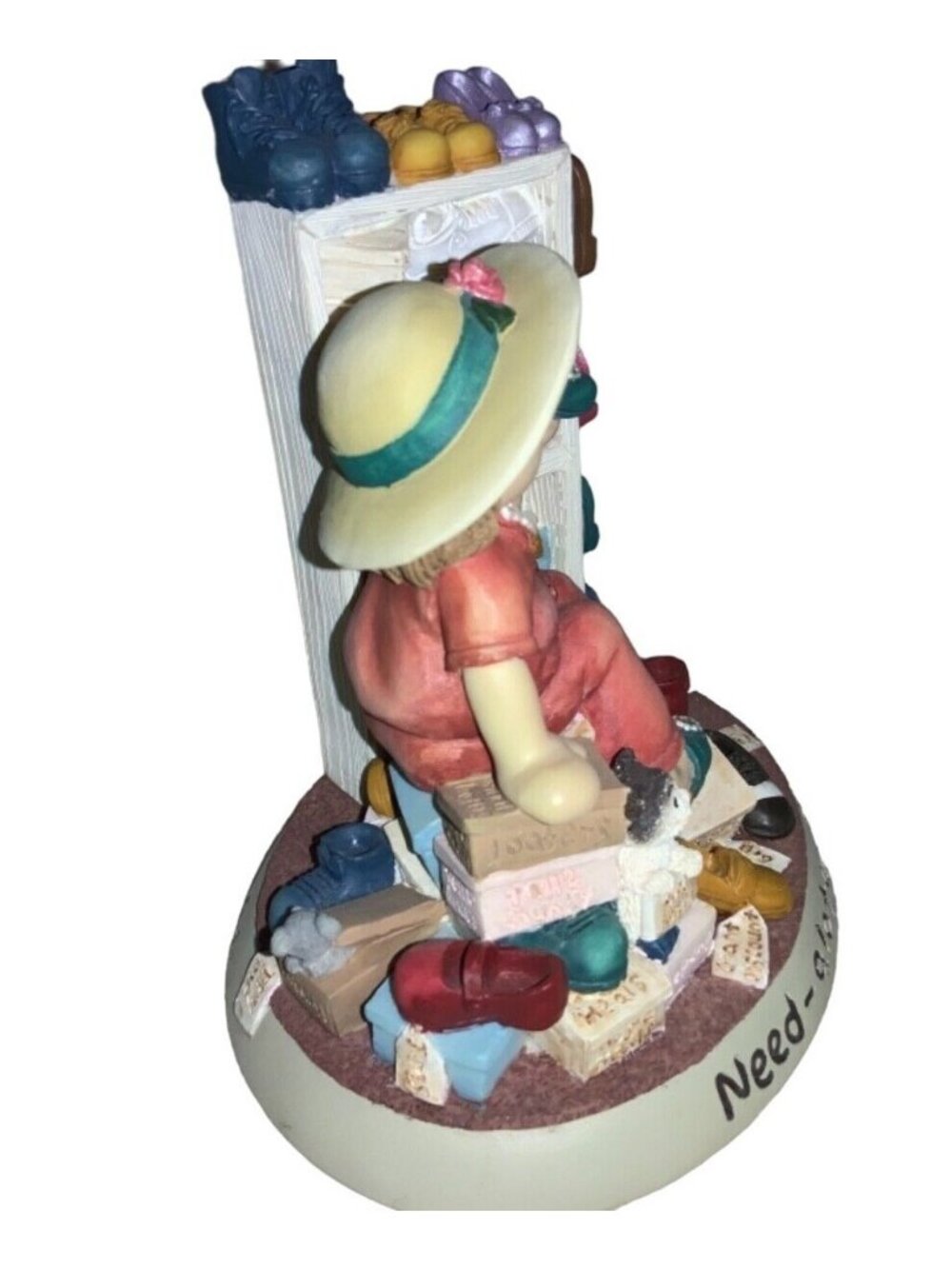 Need A Lotta Shoes Collectible Figurine Aingle Berry 1999 - Picture 4 of 11